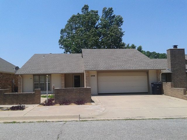 1st image of 2408 Sleepy Hollow Dr