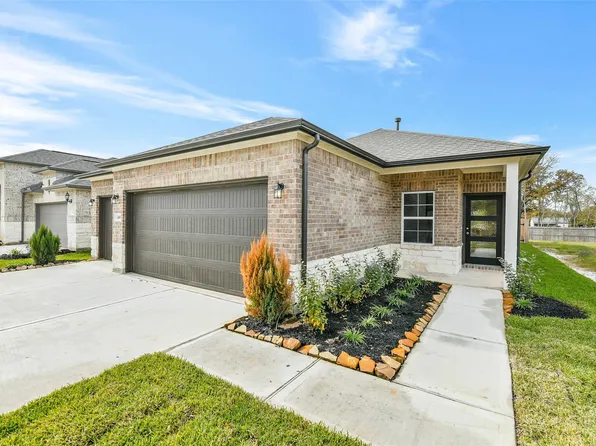 245 Harlingen Dr, Magnolia, TX 77354
