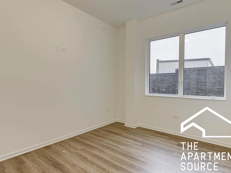 2450 S Wabash Ave #1 — Photo 7