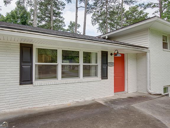 4th image of 2752 Arrowood Dr