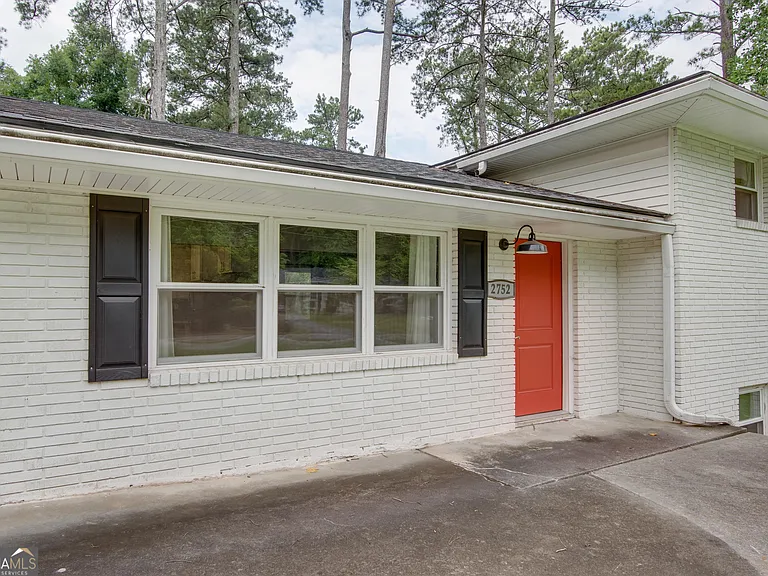 2752 Arrowood Dr #UPSTAIRS — Photo 4