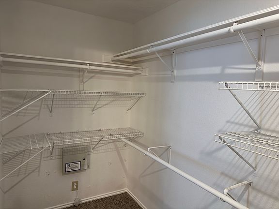 5th image of 18135 Summer Knoll Dr