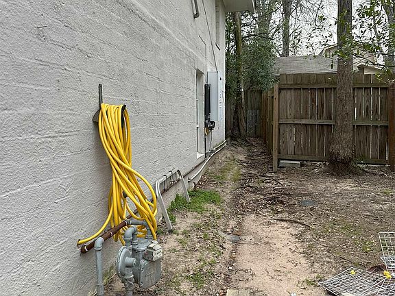 3rd image of 305 Wigley St