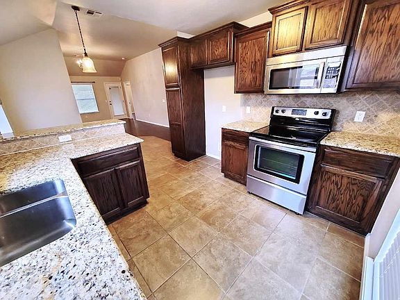 5th image of 19712 Adagio Ln