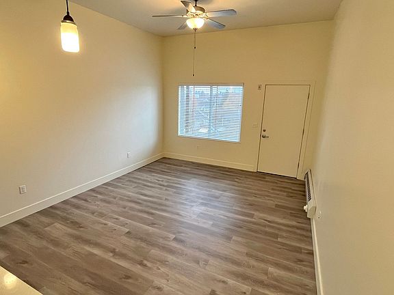 4th image of 3951 N Williams Ave Ste 402