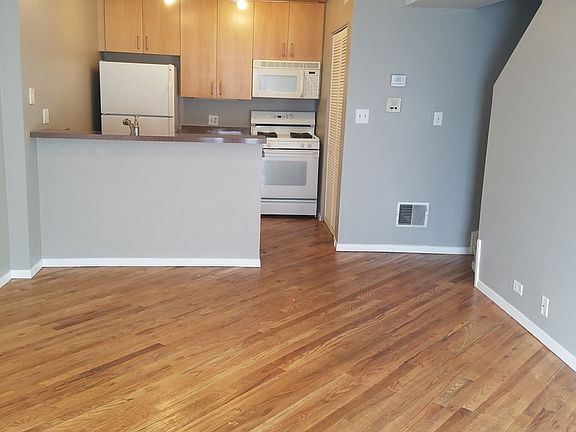 2nd image of 954 W Grace St APT I101