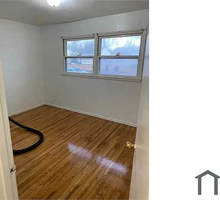 405 Shepley Dr — Photo 5