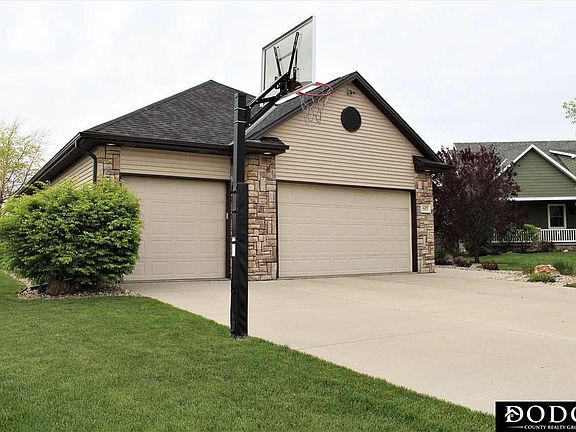 3rd image of 1125 Applewood Dr