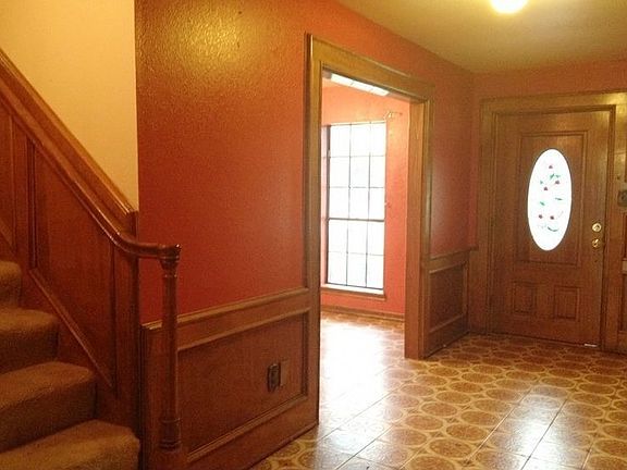 3rd image of 1109 S Peking St