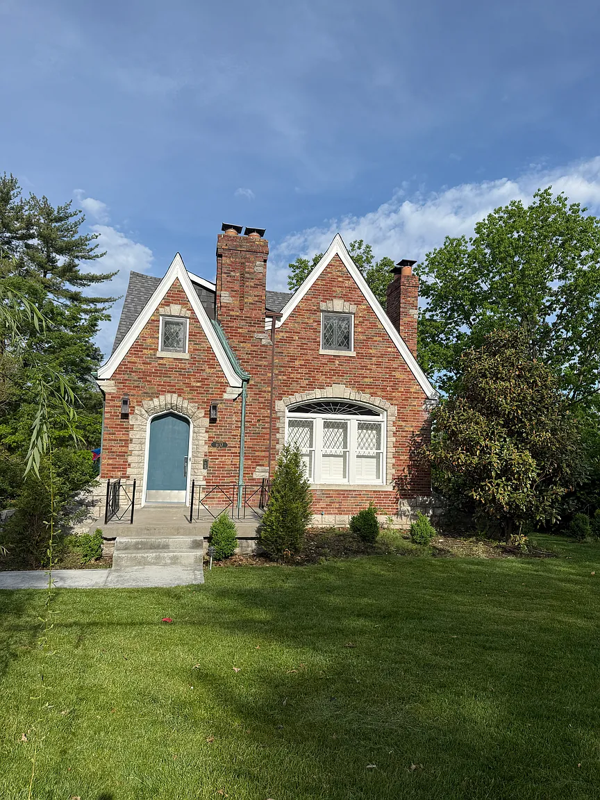 1137 Gilbert Ave photo 1