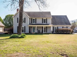 768 Meadow Glen Dr, Collierville, TN 38017