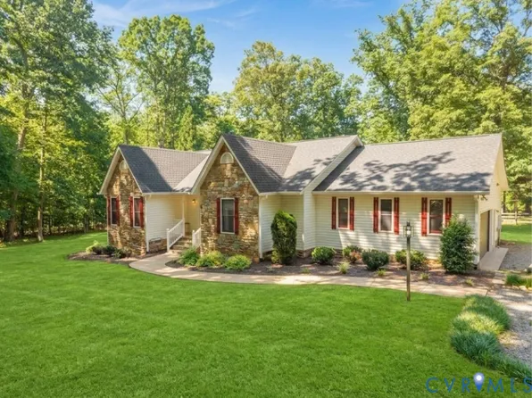 2489 Judes Ferry Rd, Powhatan, VA 23139