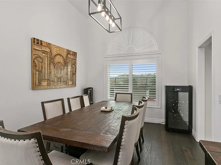 32 San Mateo — Photo 9