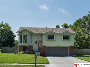 11747 Sunburst St, Omaha, NE 68164