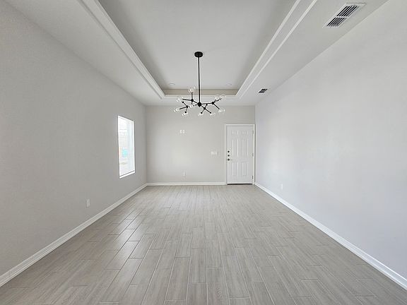 5th image of 1019 N Woodson Ave #1