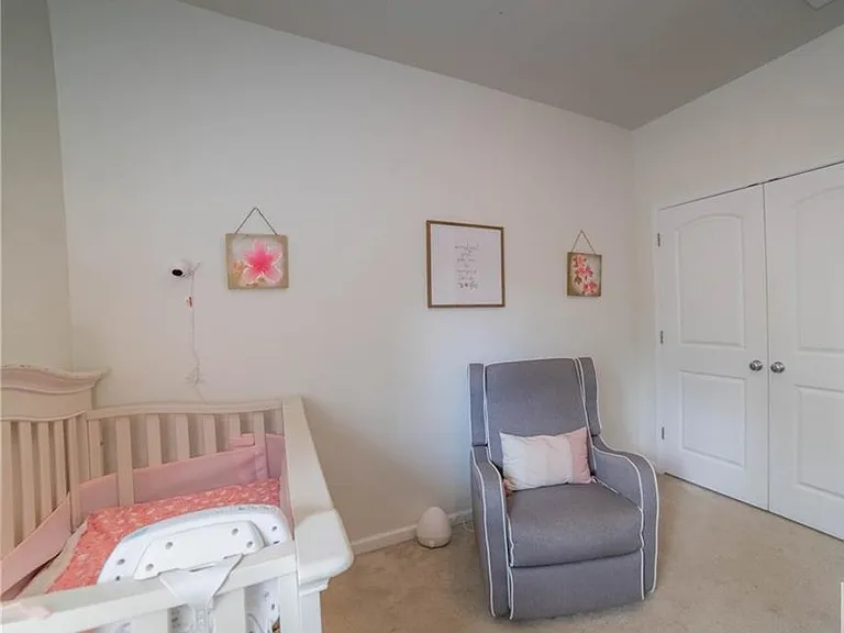 338 Scarlett Ln — Photo 7