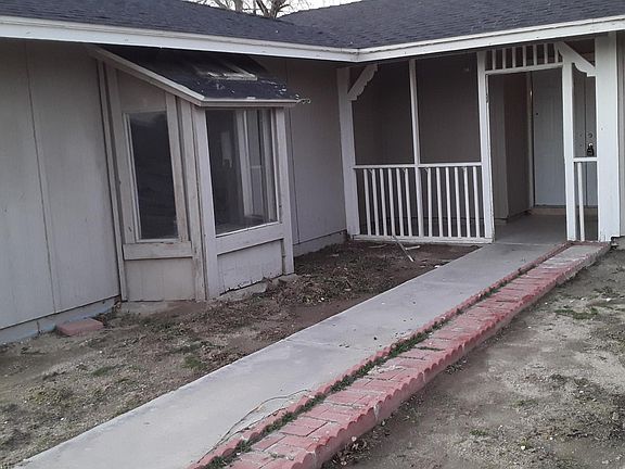 3rd image of 17066 Lorene Pl