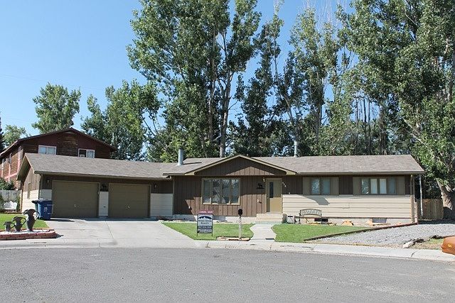 1st image of 526 Stoner Cir