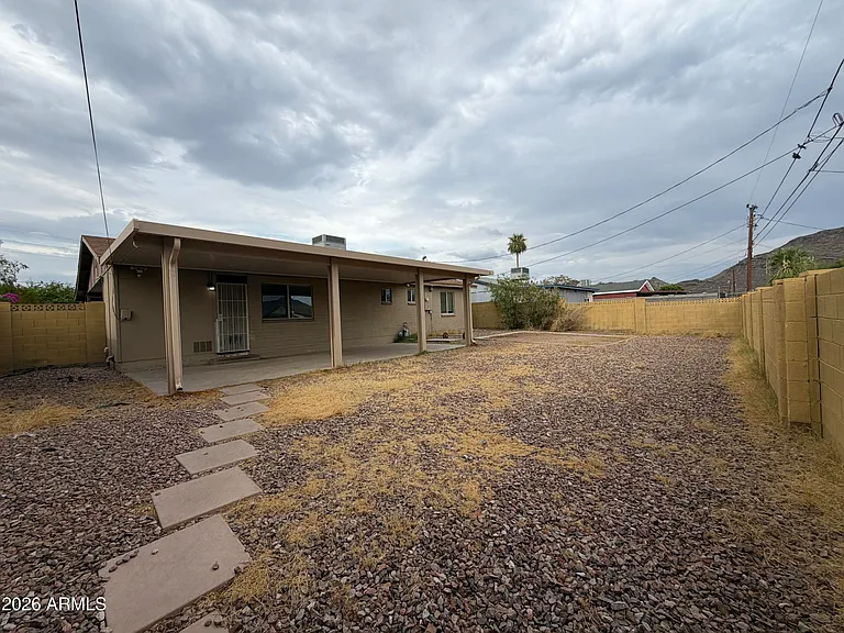 1207 E Christy Dr — Photo 14