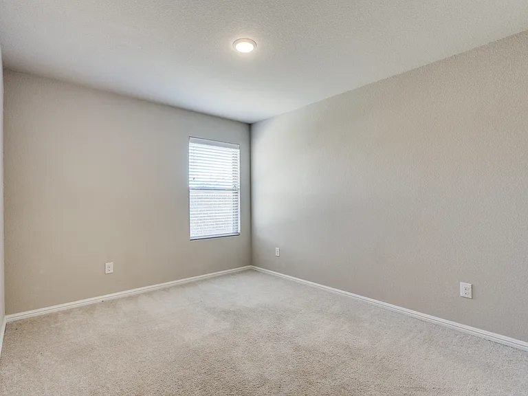 6020 Halton Dr — Photo 15