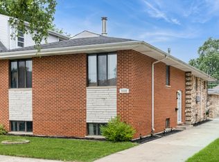 9302 S Albany Ave, Evergreen Park, IL 60805