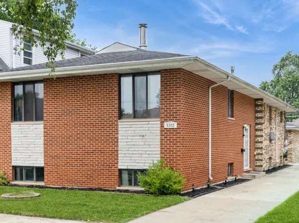 9302 S Albany Ave, Evergreen Park, IL 60805