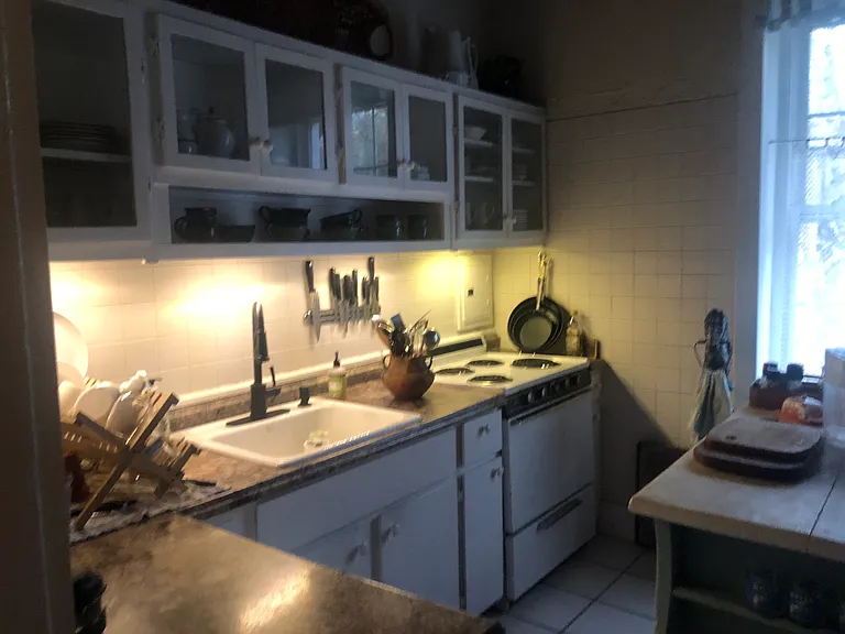1058 Little Rd #B — Photo 6