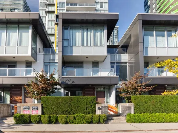 6693 Marlborough Ave, Burnaby, BC V5H 3L7