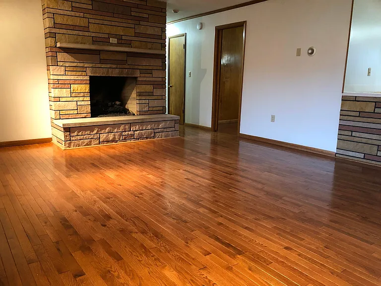 112 Perry St — Photo 4
