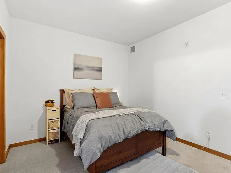 15 E Franklin Ave — Photo 16