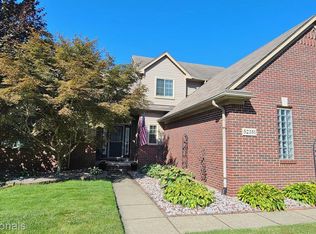 52351 Walnut Dr, Chesterfield, MI 48047
