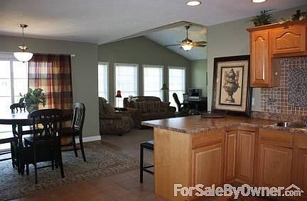 Kitchen, Eat in, Family Room