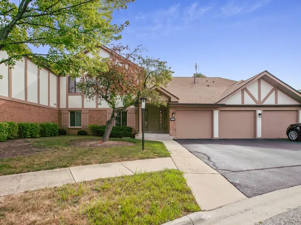1223 Knottingham Ct #2AR, Schaumburg, IL 60193