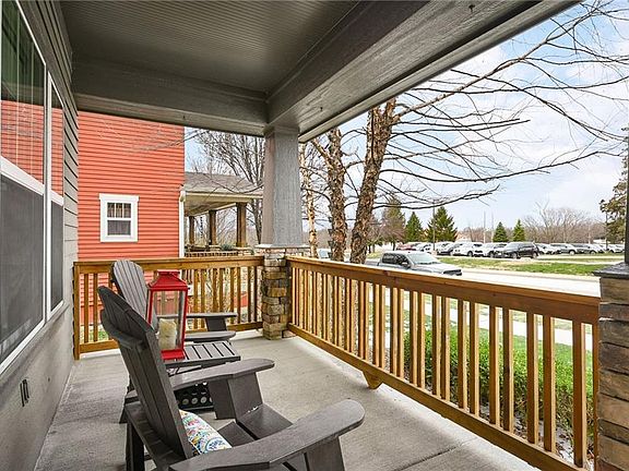 3rd image of 3344 SW Arena St