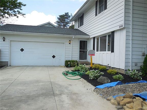3rd image of 9466 Fairfield Dr