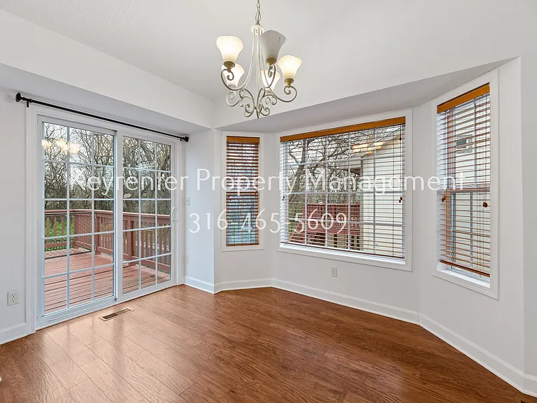 517 E Minneha Ave — Photo 15
