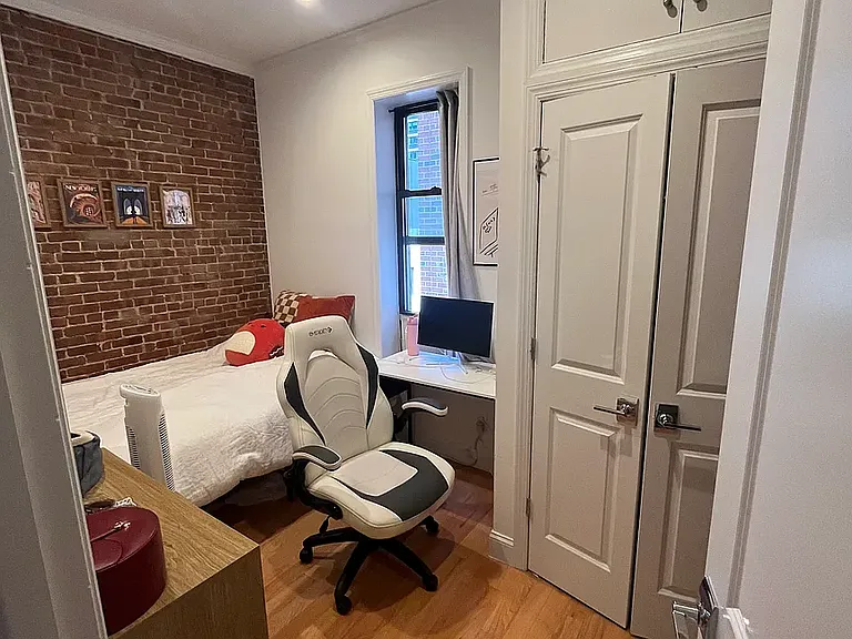315 E 57th St #5B — Photo 12