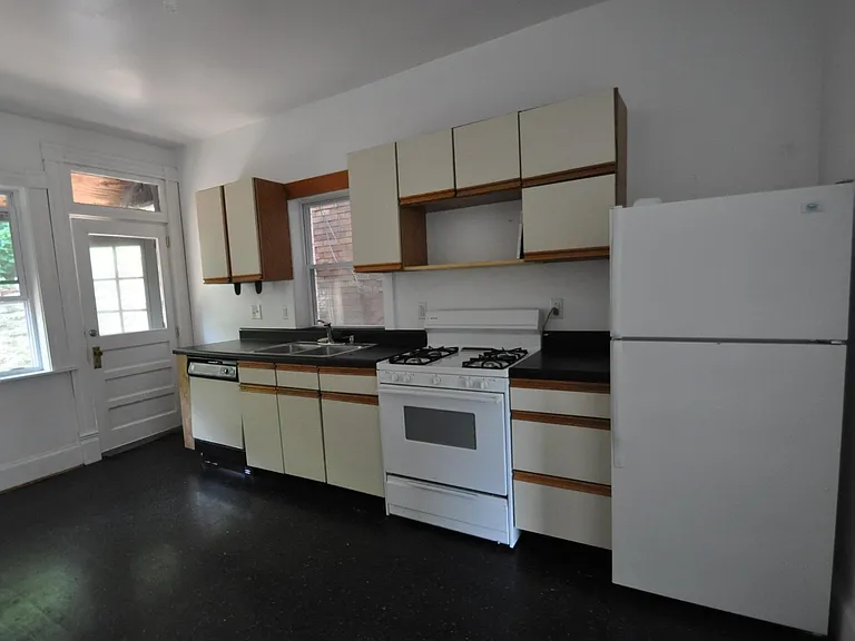 5412 Black St — Photo 8