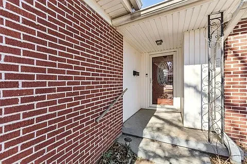 3 bed, 1.5 bath, 1199 sqft, $1,350 — Photo 3