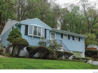 184 Parkview Pl, Mount Kisco, NY 10549