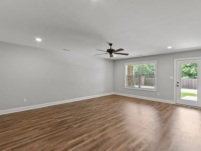 Lucas Ferry Townhomes — Photo 26