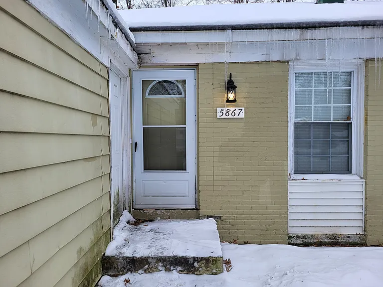 5867 Ridgebrook Dr SE — Photo 1
