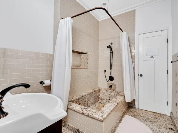 10 Carroll Street image 12 of 21