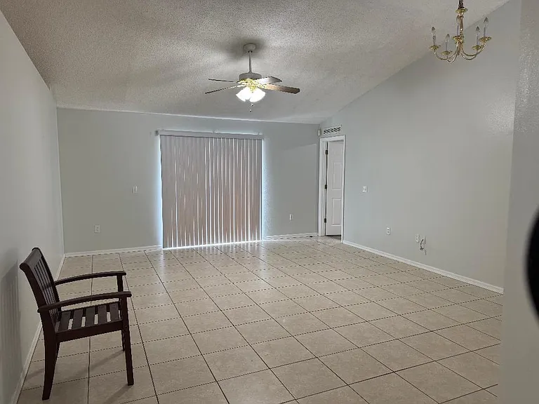 754 Toulon Dr — Photo 8