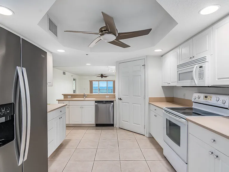 7128 Marbella Ct #204 — Photo 4