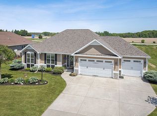 3327 Courtney Ln, Sheboygan, WI 53083