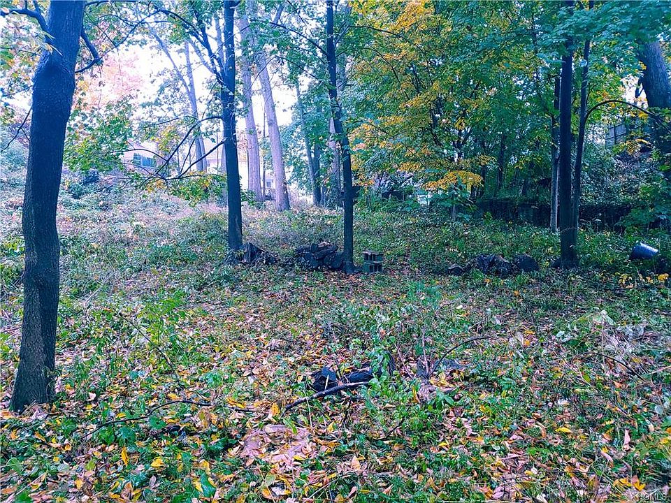 1st image of 4 Rockland Ave