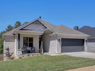 174 Ridgeview Trl, Maumelle, AR 72113