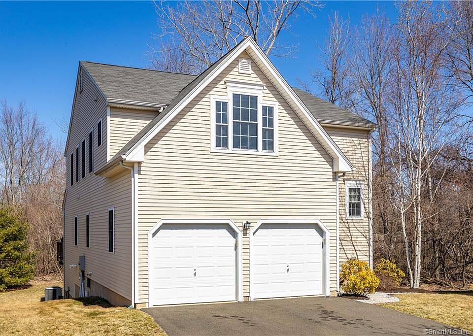 1st image of 18 Schoolhouse Lndg Unit 18