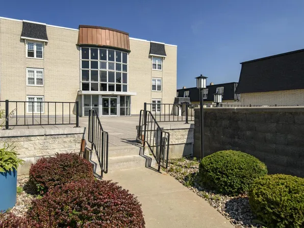 9500 North Green Bay ROAD #209, Brown Deer, WI 53209